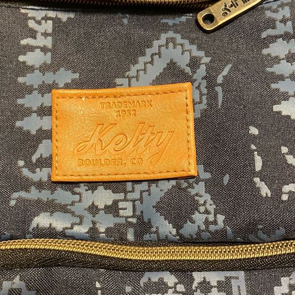 EUC‎ Unisex Blue Canvas Beige Leather Native Print Kelty Backpack - Picture 2 of 4